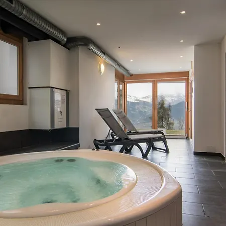 Hilltop With Valley Views Apartment