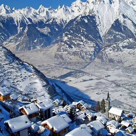 In Near Gondola & 公寓